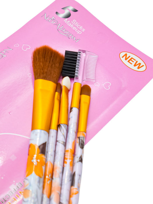 Set de cinco brochas de modelo con estampados y colores varios para maquillaje