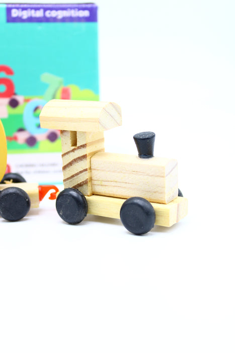 Tren de madera educativo vagones numerados en colores vibrantes para aprendizaje divertido multicolor