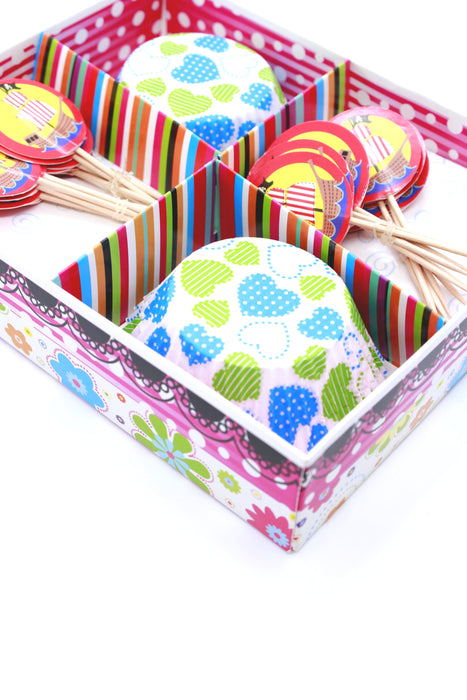 Kit de decoraciones para postres con capacillos y adornos en colores y estilos diferentes con 50 piezas