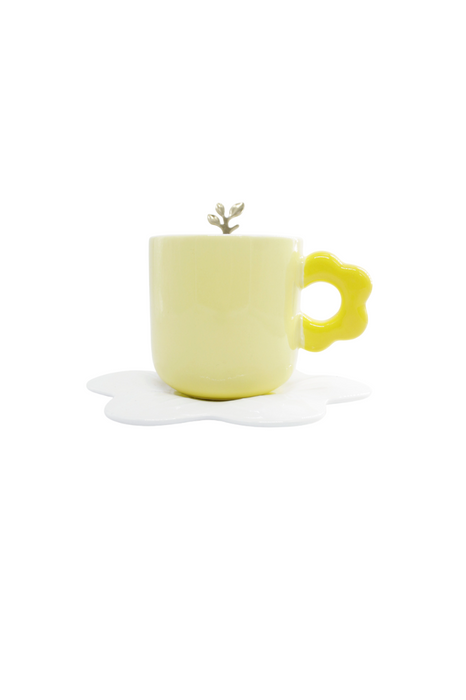 Taza de ceramica con plato y asa en forma de flor en colores varios ideal para cafe o te