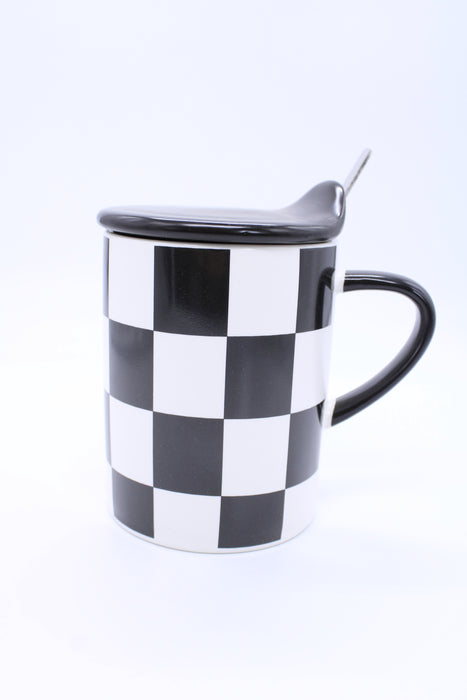 Taza de cerámica a cuadros en color blanco y negro diseño juego de ajedrez incluye tapa y cuchara