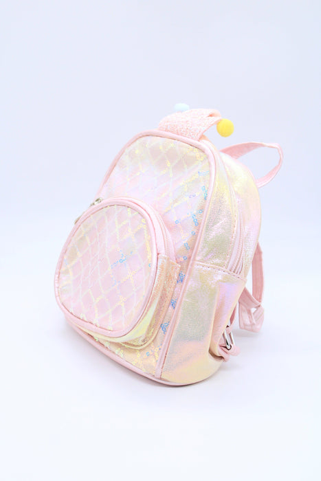 Mochila infantil con efecto tornasol con decoracion de corona en colores varios.