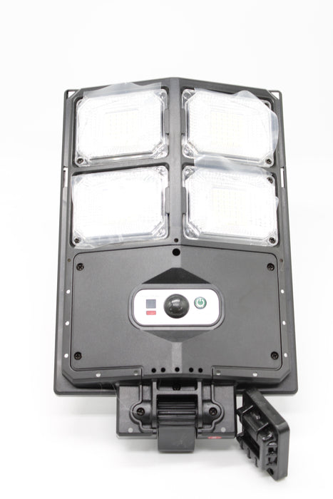 Farola de induccion solar con cuatro apartados con luz led