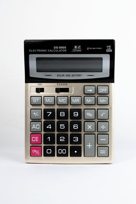 Calculadora profesional para contabilidad en color dorado con pantalla resistente
