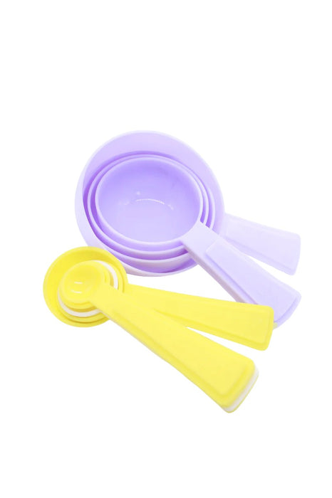 Set de tazas y cucharitas medidoras de plástico para repostería en colores pastel