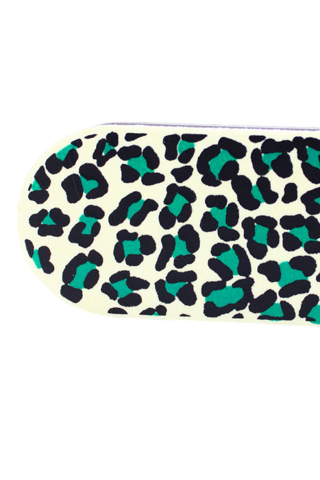 Lima para uñas compacta diseño ovalado con estampado animal print