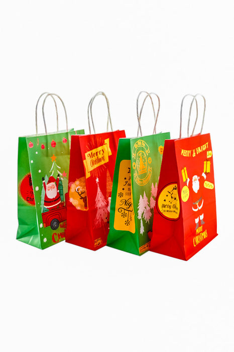 Paquete de 12 bolsas de papel decoradas con estampados de navidad para todos tus obsequios