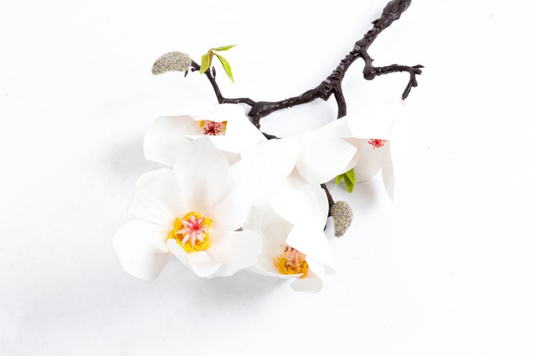 Flor magnolia artificial para florero disponible en colores varios diseño conservador