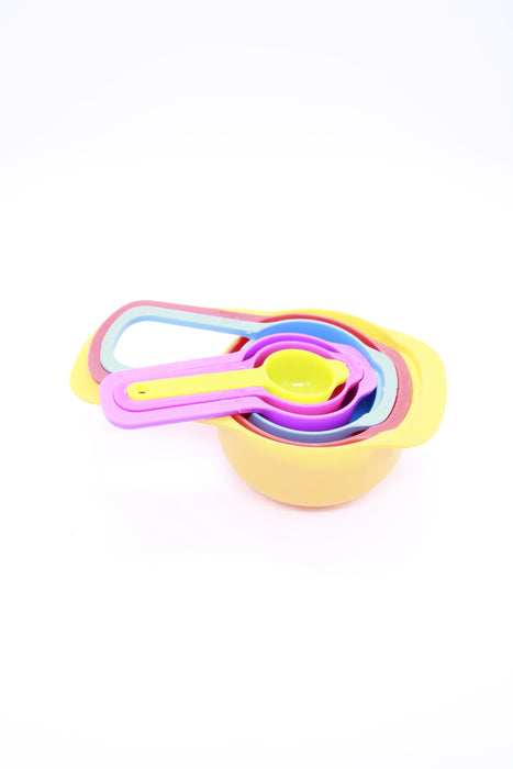 Set de cucharas y tazas medidoras de plastico cantidades de ingredientes colores varios