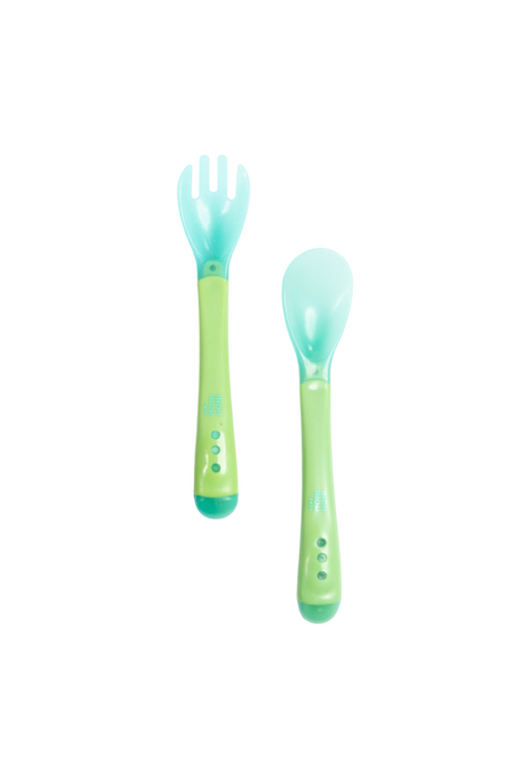 Set cuchara y tenedor con estuche en colores varios para una correcta alimentacion