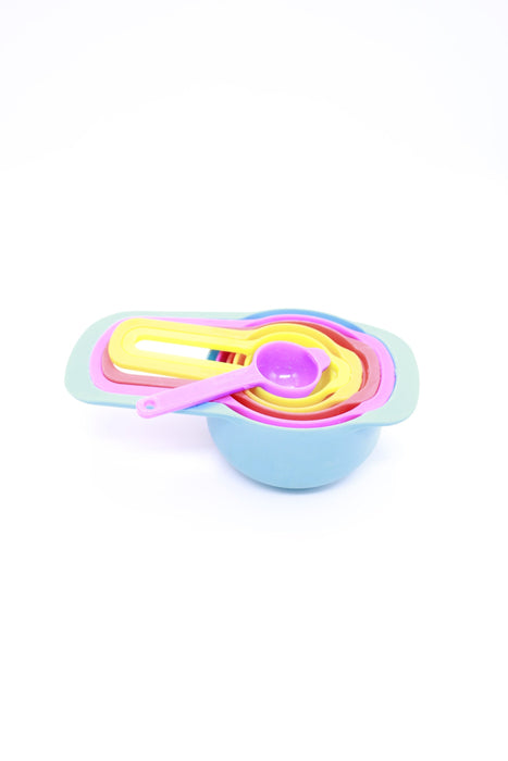 Set de cucharas y tazas medidoras de plastico cantidades de ingredientes colores varios