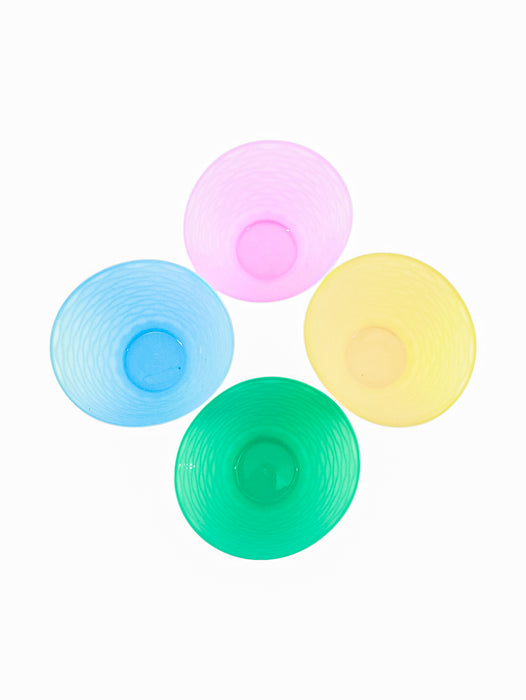 Conjunto de cuatro bowls de plastico en colores surtidos